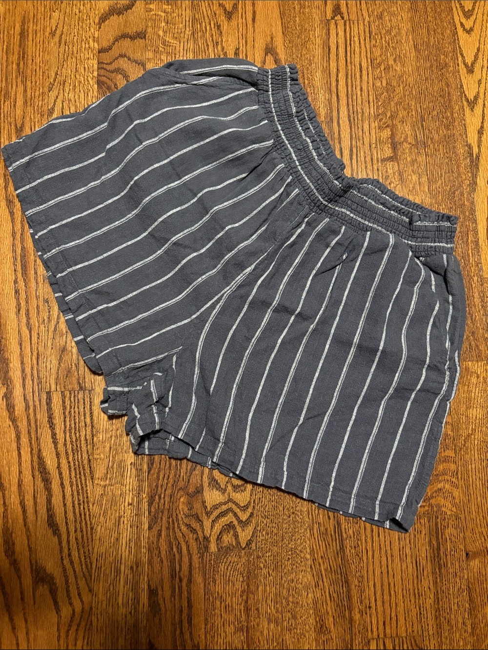Universal Thread Women's Gray Striped High-Waist Shorts Stretch Waist Med